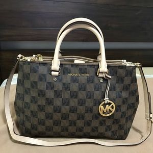 💕SOLD💕 Michael Kors Purse